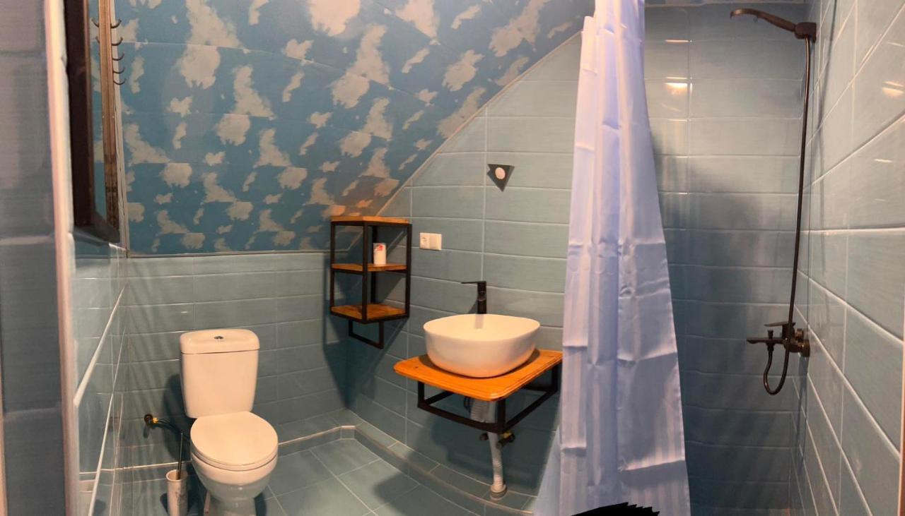 קוטאיסי Nino & Irodi'S Guest House מראה חיצוני תמונה