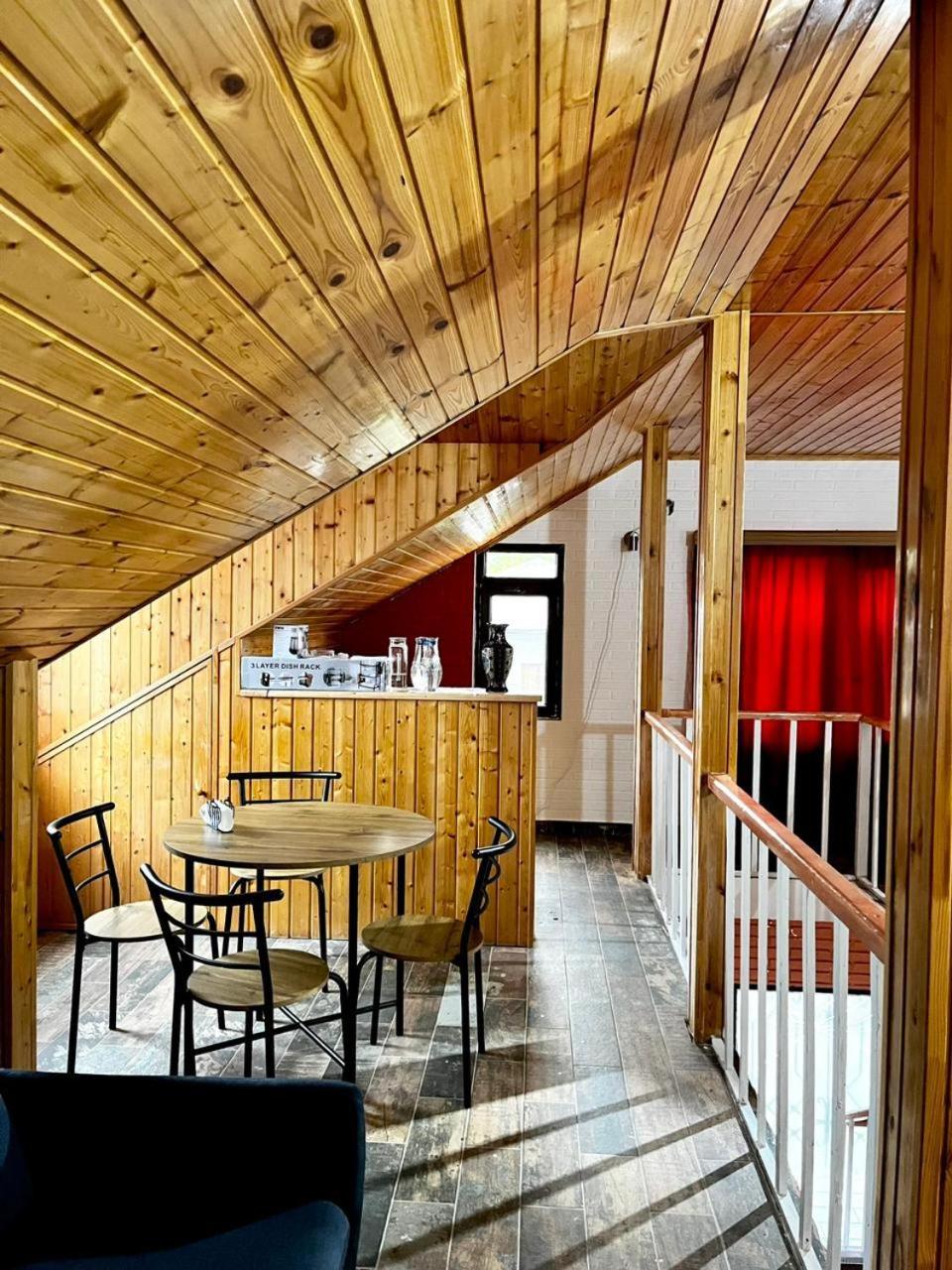 קוטאיסי Nino & Irodi'S Guest House מראה חיצוני תמונה