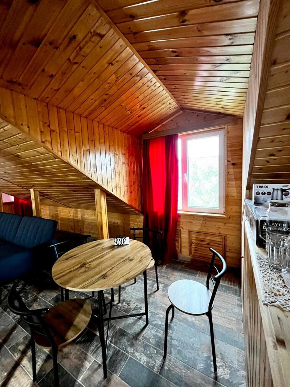 קוטאיסי Nino & Irodi'S Guest House מראה חיצוני תמונה